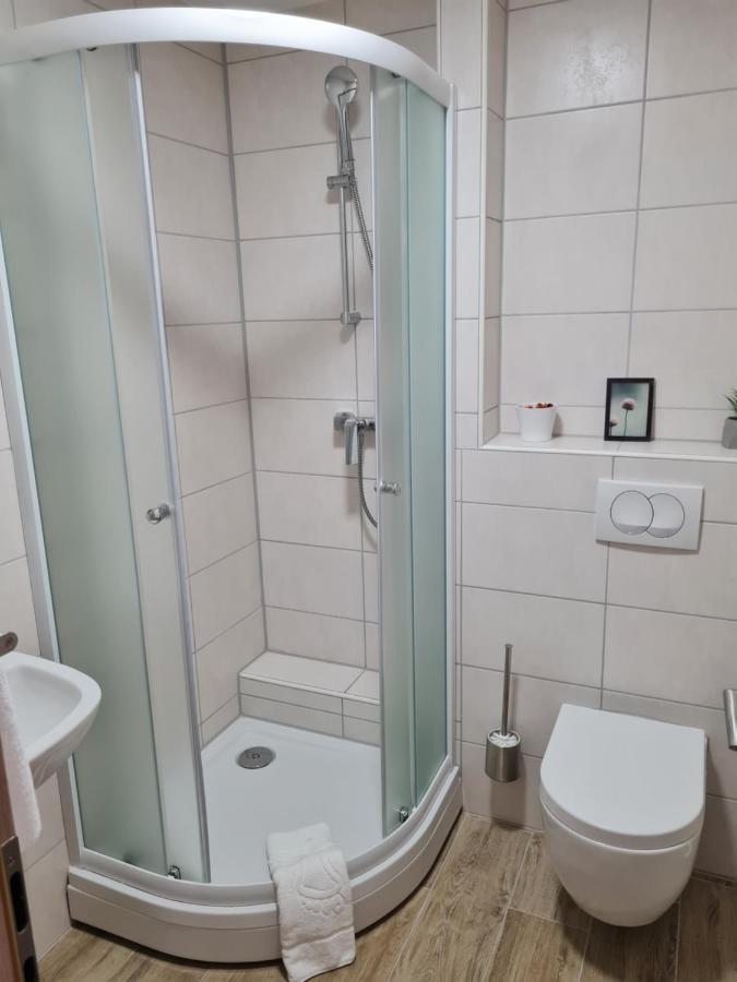 Restoran I Sobe Savic Bed & Breakfast Krnjak Ngoại thất bức ảnh