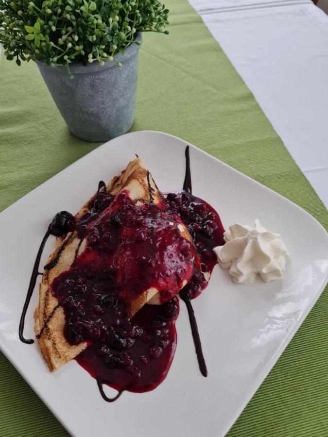 Restoran I Sobe Savic Bed & Breakfast Krnjak Ngoại thất bức ảnh