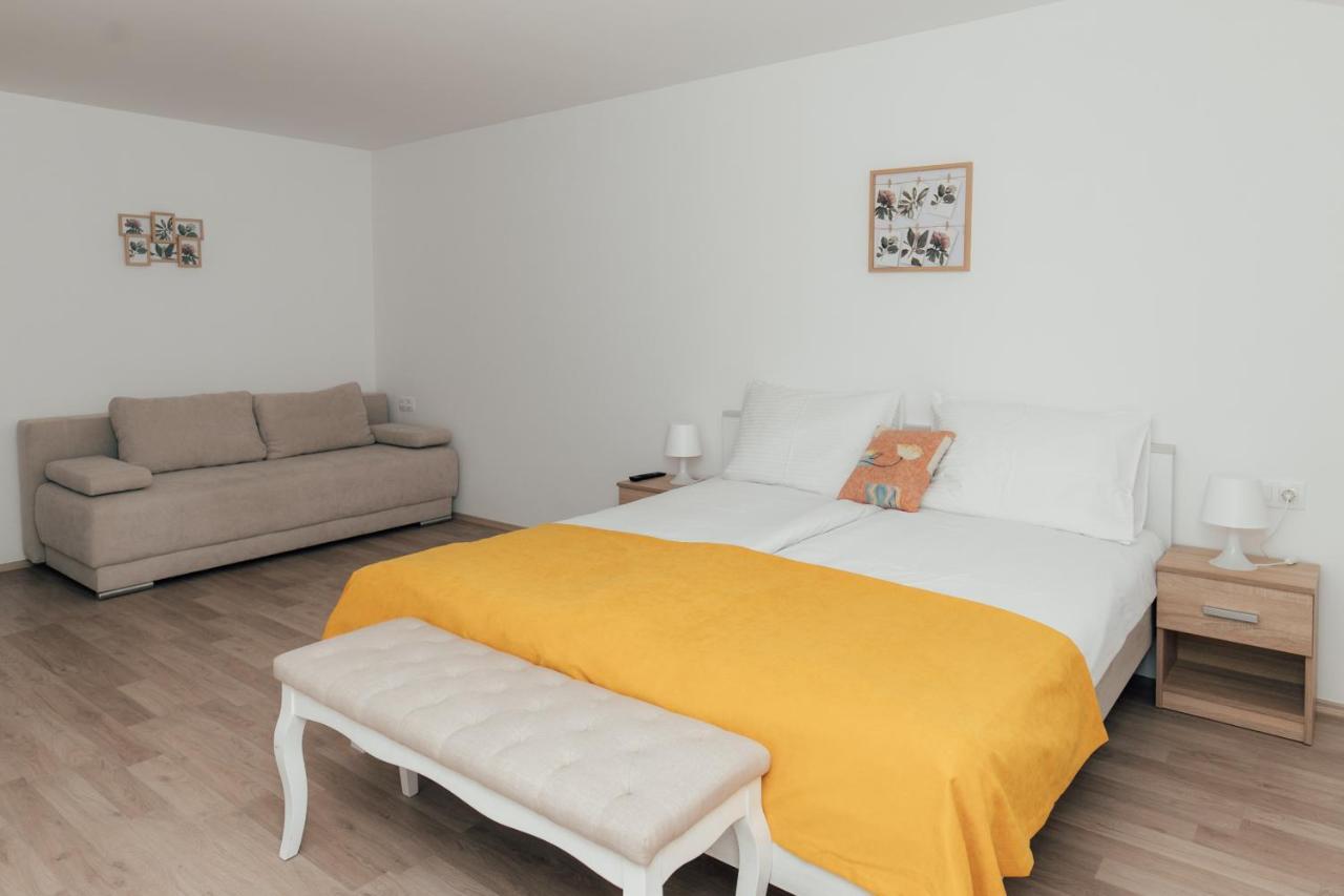 Restoran I Sobe Savic Bed & Breakfast Krnjak Ngoại thất bức ảnh